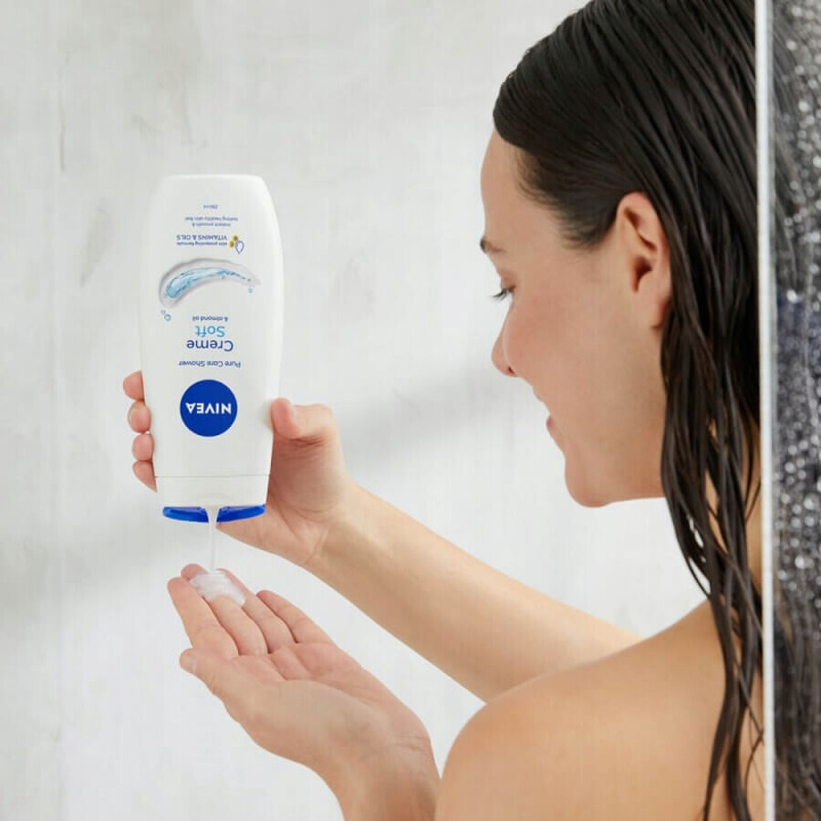 Nivea Soft Moment set, shower gel, Creme Soft, 250 ml + Black &amp; White Invisible, antiperspirant stick, 48h, Transparent, 50 ml