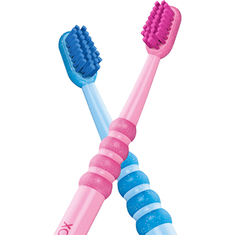 Brosse à dents Curaprox pour enfants de 0 à 4 ans, rose avec poils roses