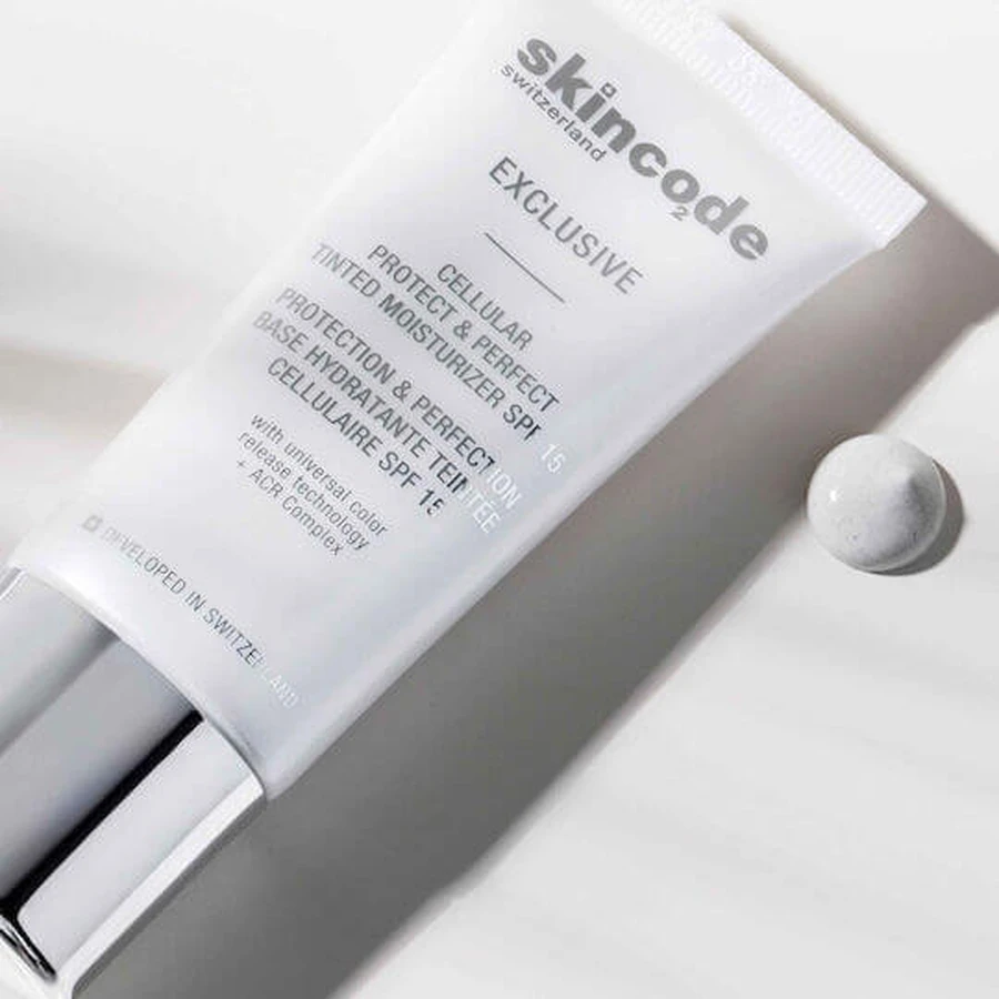 Skincode Exclusieve Cellular Protect & Perfect Hydraterende en Anti-Ageing Getinte Dagcrème met SPF15 30ml