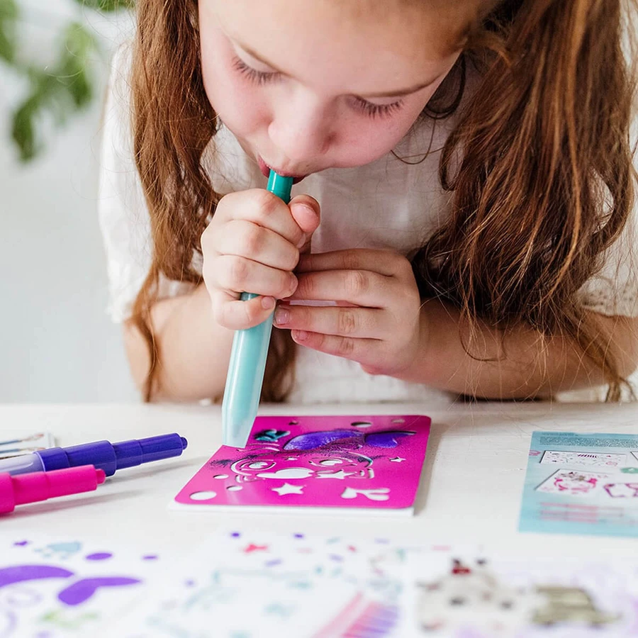 Creative set 2 in 1, Bracelets with glitter and spray crayons, Gabby's Dollhouse