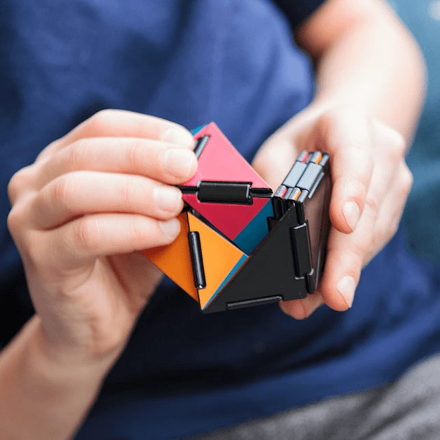 Ivan’s Hinge – Fidget educativ cu piese flexibile