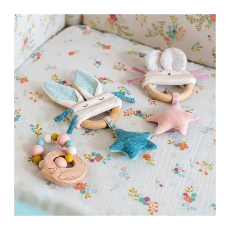 Konijntje met houten ring, Moulin Roty