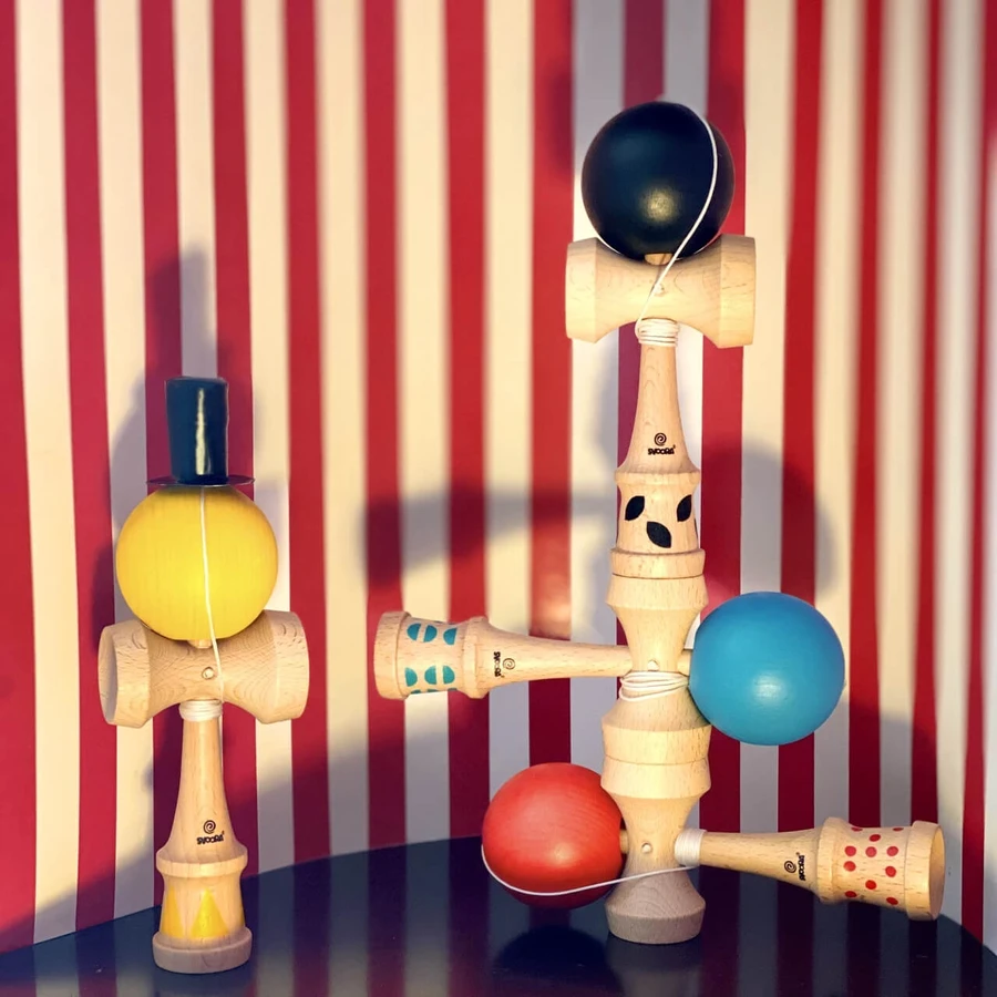 Kendama-Geschicklichkeitsspiel aus Holz, Svoora