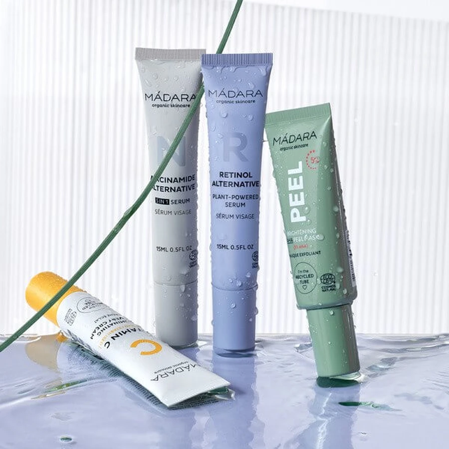Madara Botanic Activist set, antirimpelserum, 15 ml + natuurlijk serum, 15 ml + peelingmasker, 17 ml + vitamine C crème, 15 ml