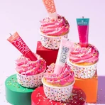 Essence Birthday bomb glanzende lipgloss - lipgloss nr. 01 taart mijn dag