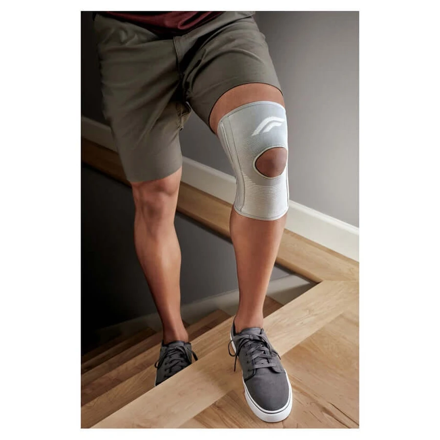 FUTURO kniebandage met laterale ondersteuning, maat L 1 st