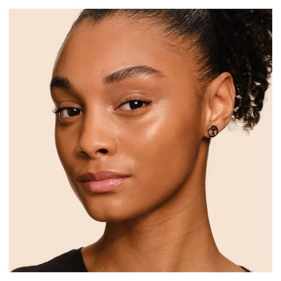 Giorgio Armani Skin Tint Long-Wear & Care - Base de maquillaje líquida n.º T1 Tan