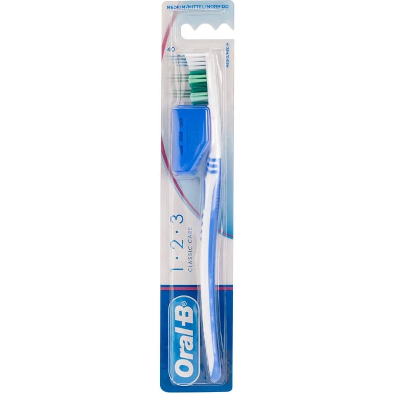 Oral-B Classic Care - Handtandenborstel met middelharde borstelharen