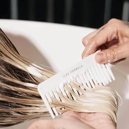 Iles Formula Conditioner Distribution Comb – een kam voor het aanbrengen van conditioner