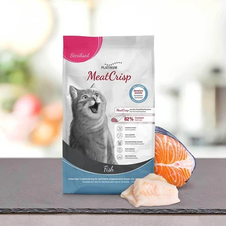 PLATINUM MeatCrisp Sterilised, Fish, Dry Food for Spayed Cats, Dehydrated, 3 kg
