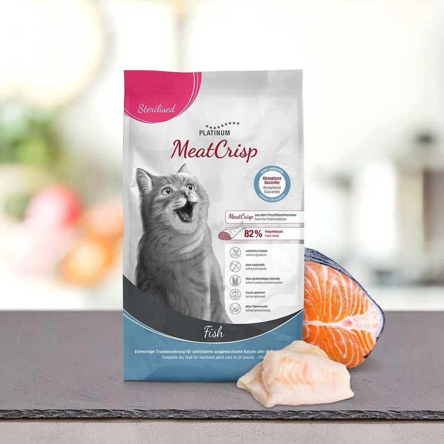 PLATINUM MeatCrisp Sterilised, Fish, Dry Food for Spayed Cats, Dehydrated, 3 kg