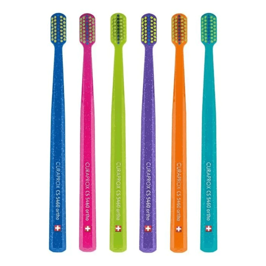 Curaprox | CS 5460 Ortho Ultra Soft | Tandenborstel voor beugels met blauwe en groene glitters | 1 stuk